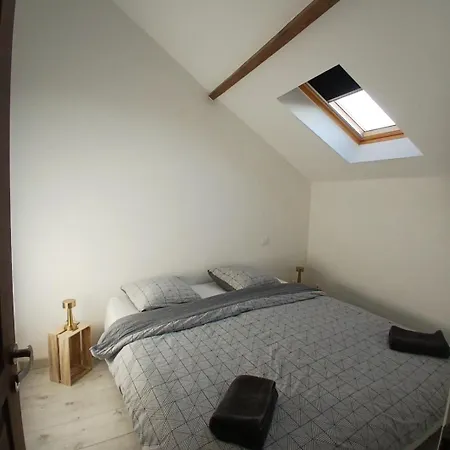 Le Du Chateau D'eau - Daire Larouillies